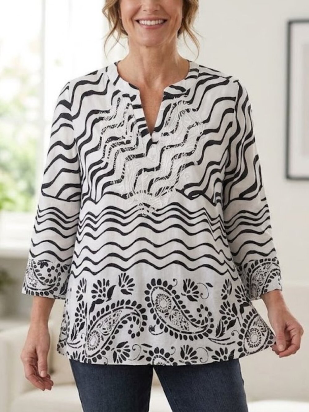 Chico's Black White Embroidered V-Neck Tunic Top Size 2 US Large